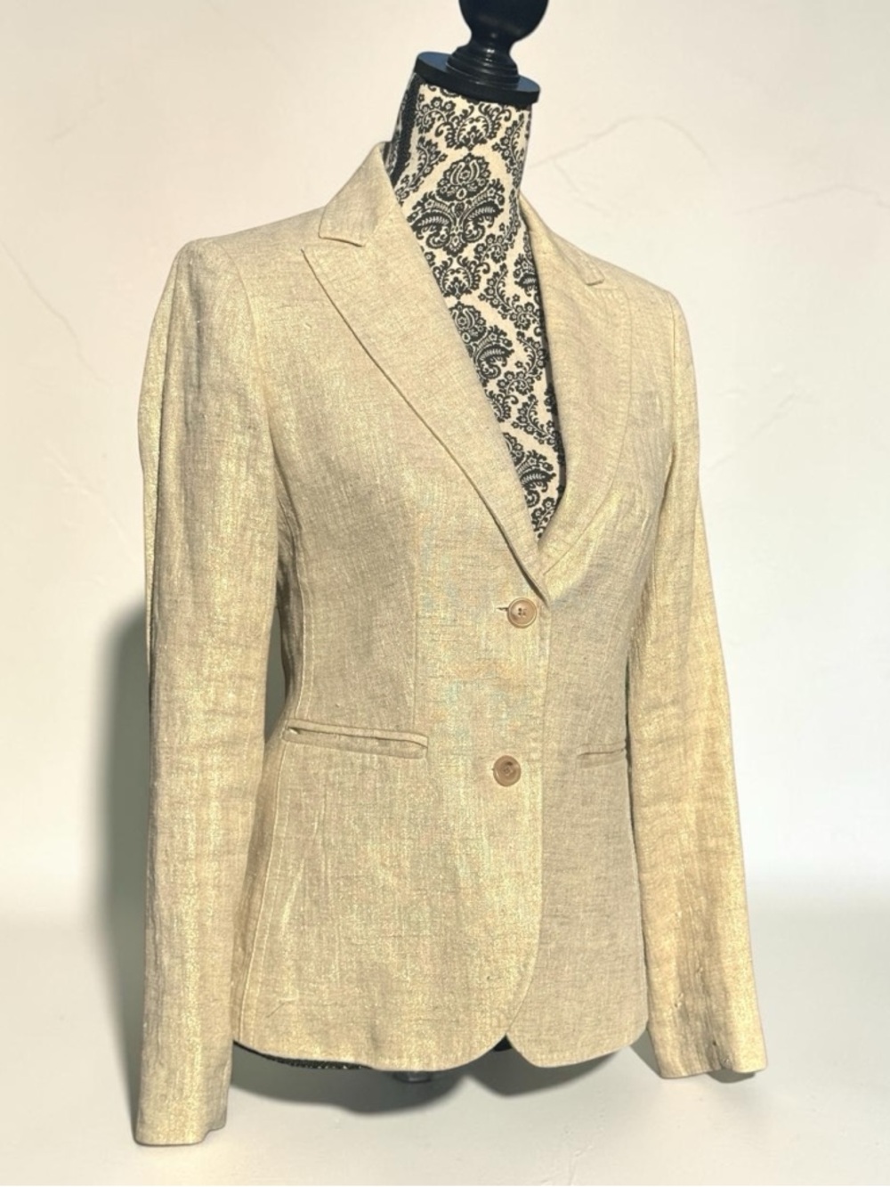 J.Crew Campbell Blazer in Metallic Gold Textured 100% Linen. Size 2. - Picture 2 of 9